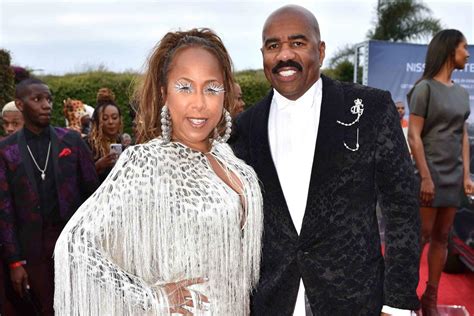 steve harvey frau|Steve Harvey & Wife Marjorie Mark 16th Anniversary。